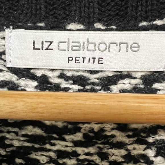 LIZ CLAIBORNE BLACK AND WHITE SWEATER SIZE PXL - Picture 6 of 11